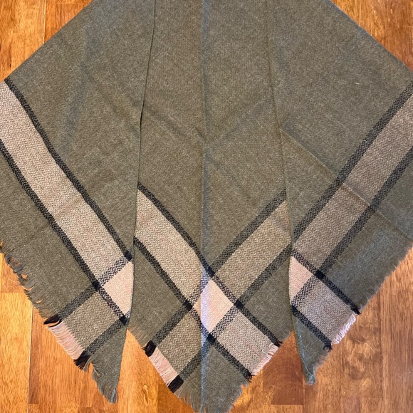 NWT Plaid Blanket Scarf Wrap - Picture 14 of 16